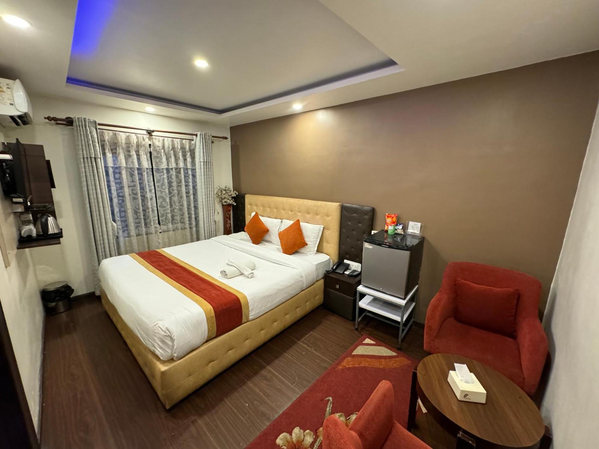 Marinha Airport Hotel Katmandou Extérieur photo