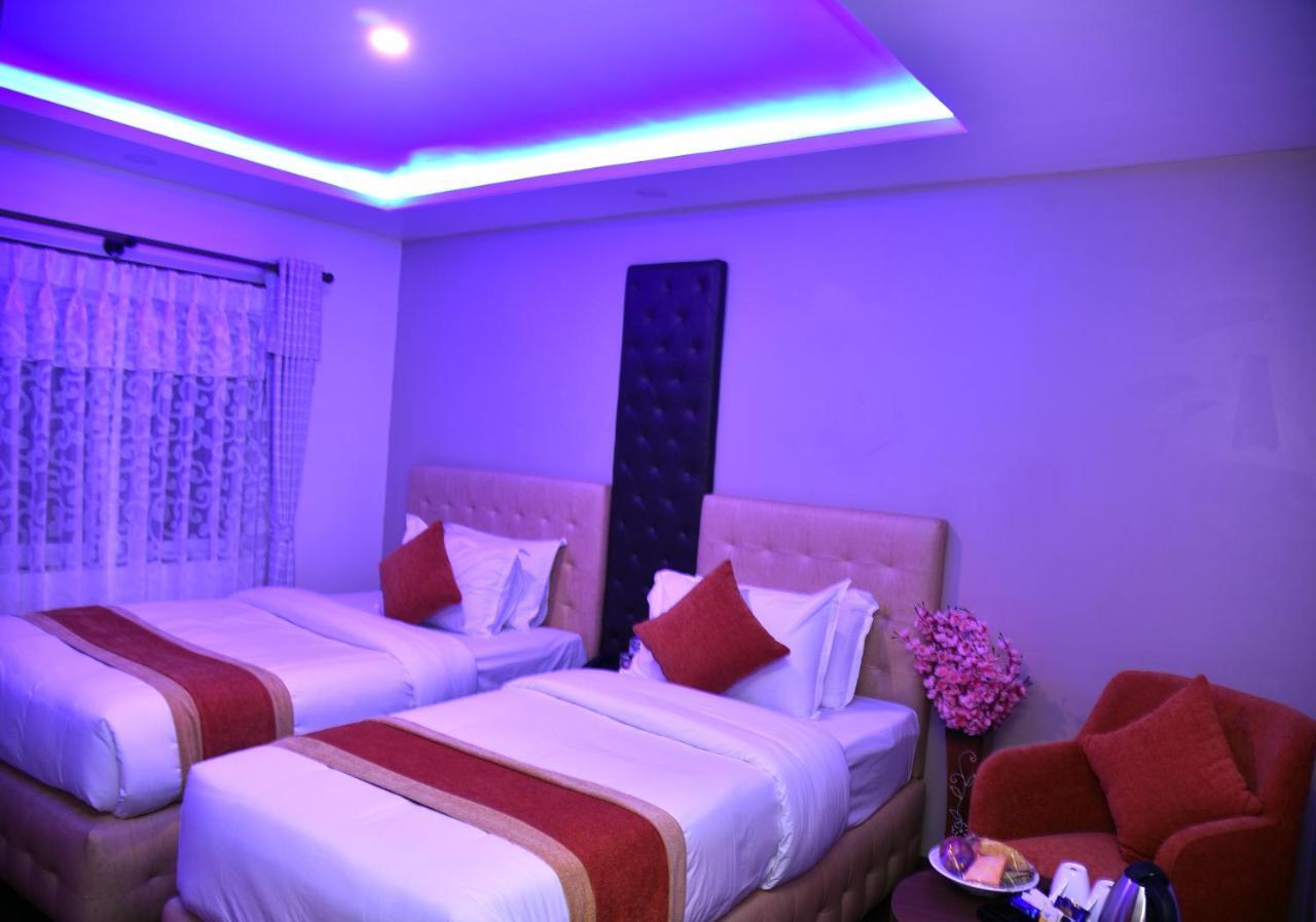 Marinha Airport Hotel Katmandou Extérieur photo