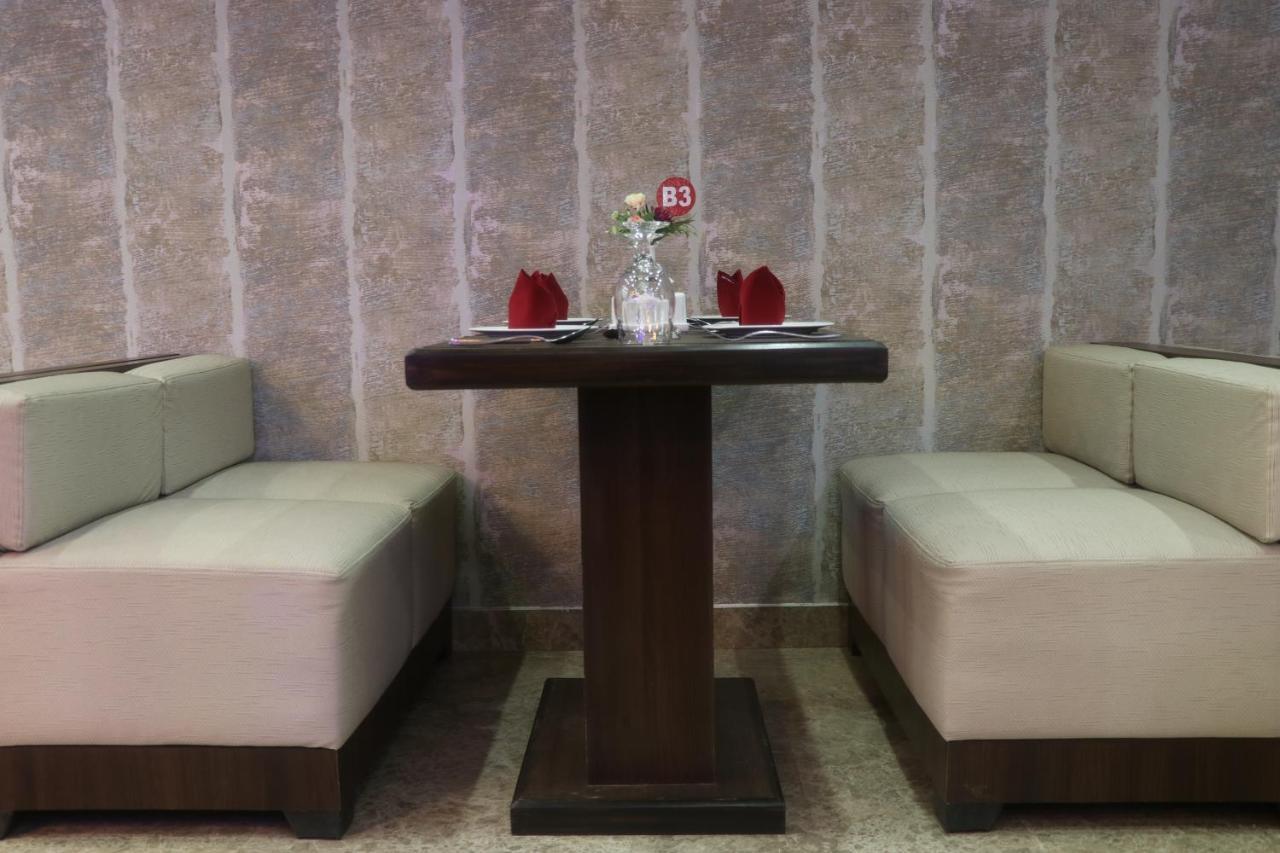 Marinha Airport Hotel Katmandou Extérieur photo