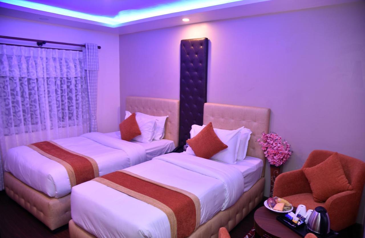 Marinha Airport Hotel Katmandou Extérieur photo