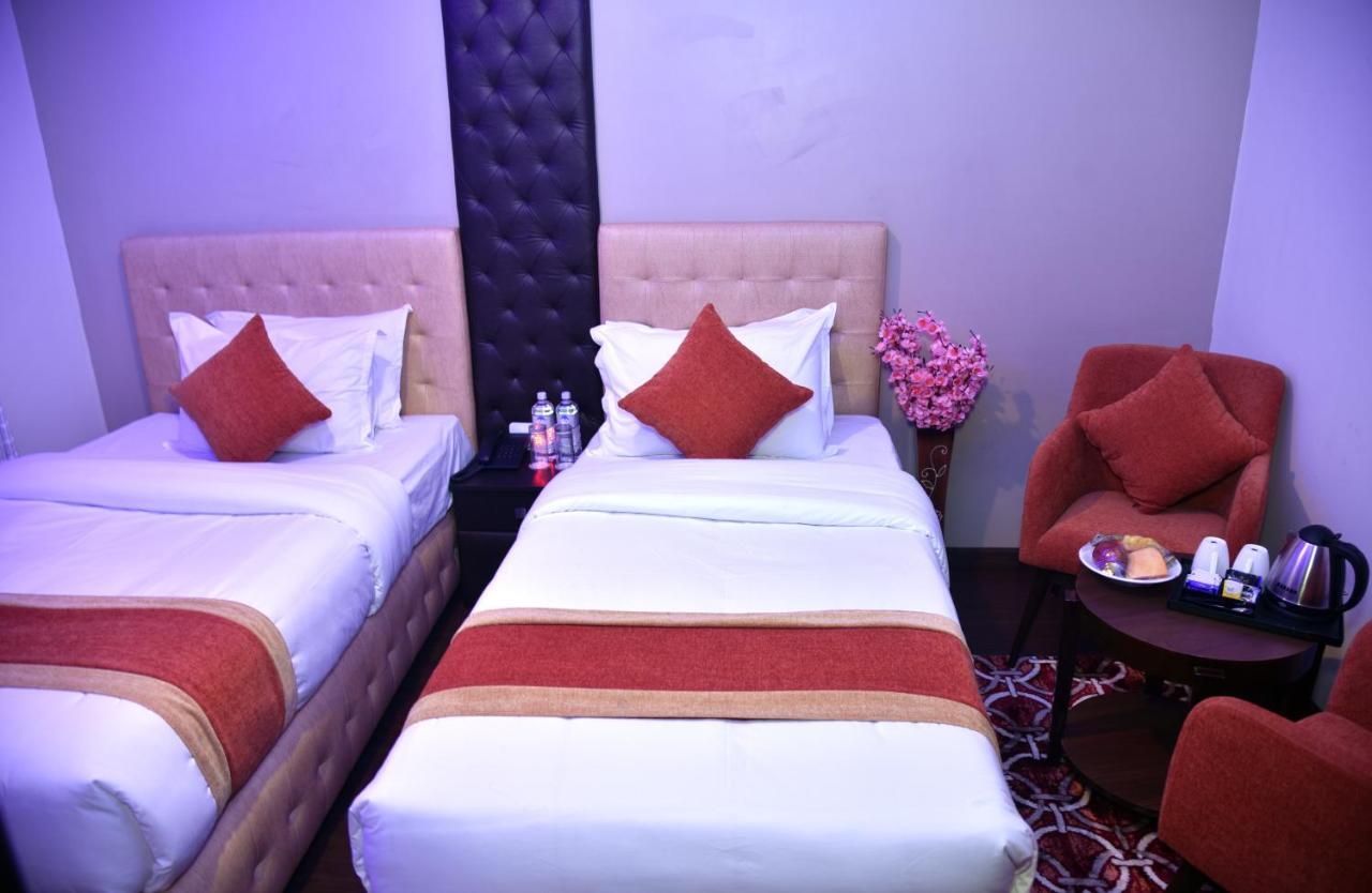 Marinha Airport Hotel Katmandou Extérieur photo