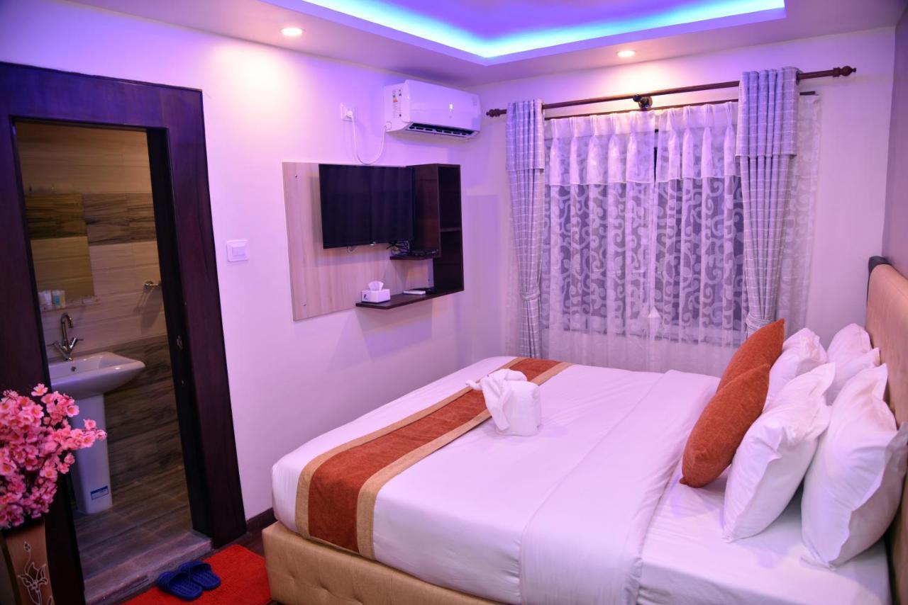 Marinha Airport Hotel Katmandou Extérieur photo